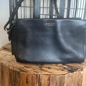 Black shoulder bag.